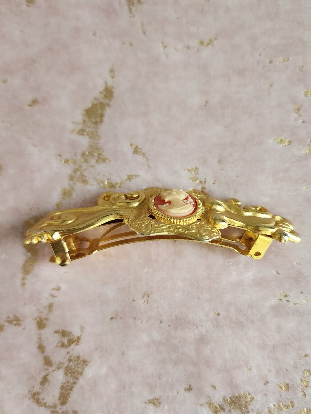 HAIR CLIP | Cameo Goldtone Hair Clip - Picture 7 of 17